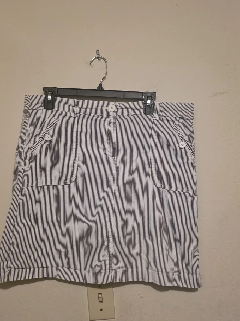 Karen Scott Navy and White Pinstripe Mini Skort Size 8 Flawed